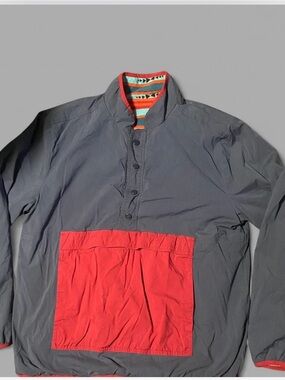 Men's Crewneck Pullover Sweater in Gray with Red Pocket